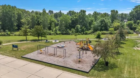 View/Area - 15975 E 14 Mile, Fraser, MI 48026 photo 4 of 4
