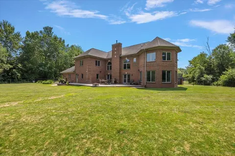 Exterior - 15975 E 14 Mile, Fraser, MI 48026 photo 8 of 10
