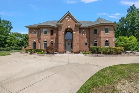 Exterior - 15975 E 14 Mile, Fraser, MI 48026 photo 3 of 10