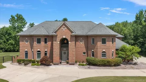 Exterior - 15975 E 14 Mile, Fraser, MI 48026 photo 2 of 10