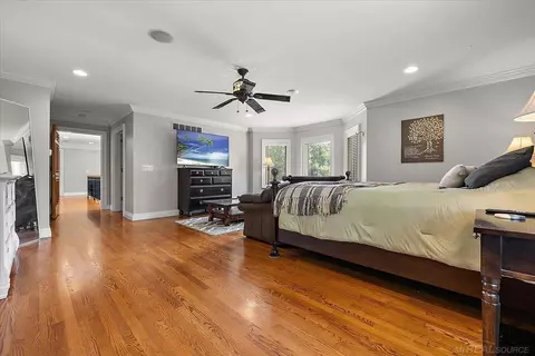 Bedroom - 15975 E 14 Mile, Fraser, MI 48026 photo 4 of 8