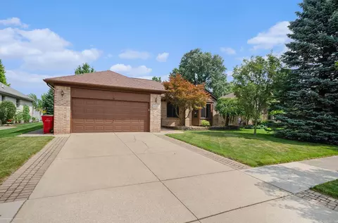 17519 Rocco, Macomb, MI 48044 photo 3