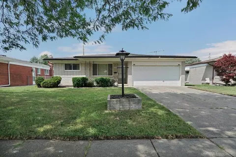 35203 Eden Park, Sterling Heights, MI 48312