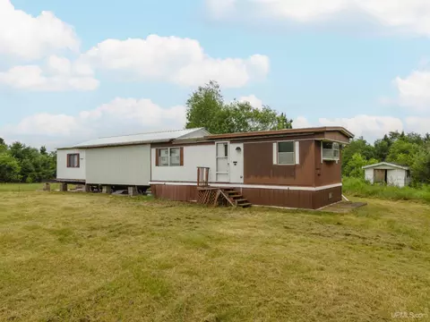 104 Carney Dm, Crystal Falls, MI 49920