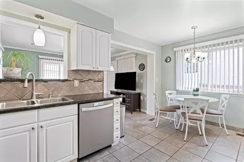 31202 Nelson, Warren, MI 48088 photo 9