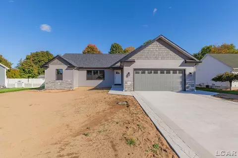 3185 Pender, Adrian, MI 49221