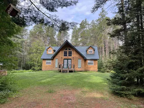 4077 Pope John Paul Ii, Florence, WI 54121