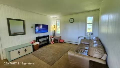 Living - 10320 Frances, Flushing, MI 48433 photo 2 of 2