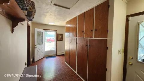 Entry Way - 10320 Frances, Flushing, MI 48433 photo 2 of 2