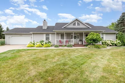 11081 Garden Rdg, Freeland, MI 48623