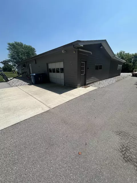 1102 Beaver, Kawkawlin, MI 48631 photo 3
