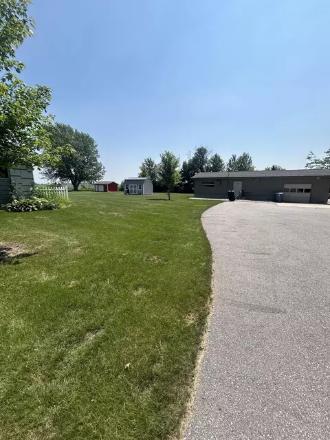 1102 Beaver, Kawkawlin, MI 48631 photo 2