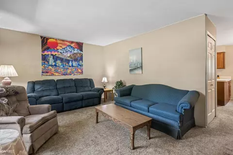 3296 Brookgate, Flint, MI 48507 photo 2