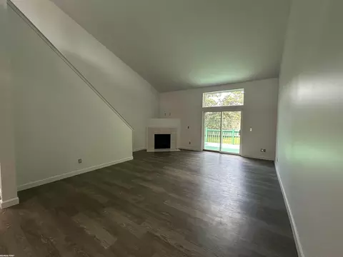 Living - 33090 Forest Park, Wayne, MI 48184 photo 2 of 5