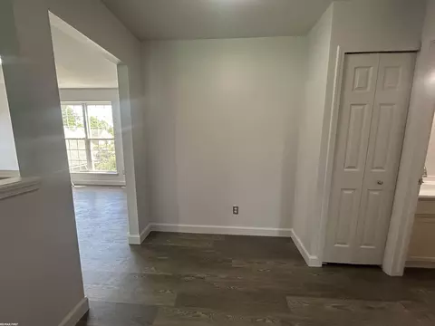 Entry Way - 33090 Forest Park, Wayne, MI 48184 photo 2 of 4