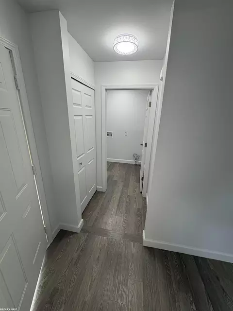 Entry Way - 33090 Forest Park, Wayne, MI 48184 photo 4 of 4