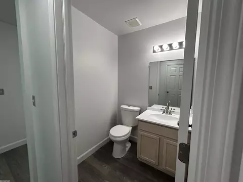 Bath - 33090 Forest Park, Wayne, MI 48184 photo 1 of 4