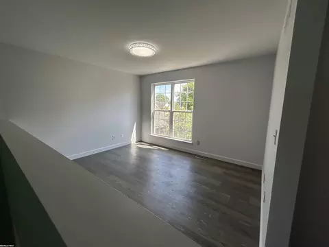 Living - 33090 Forest Park, Wayne, MI 48184 photo 3 of 5