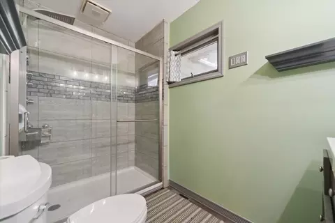 Bath - 437 Iris, Lansing, MI 48917 photo 4 of 4
