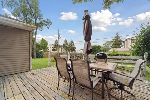 Exterior - 437 Iris, Lansing, MI 48917 photo 2 of 4