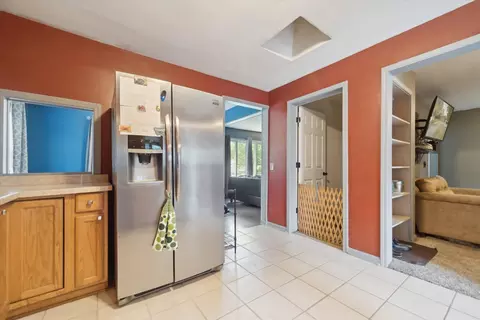 Entry Way - 437 Iris, Lansing, MI 48917 photo 1 of 2