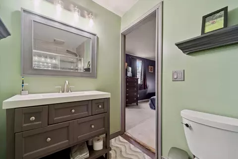 Bath - 437 Iris, Lansing, MI 48917 photo 3 of 4