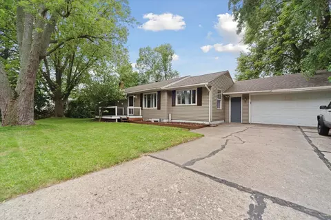 437 Iris, Lansing, MI 48917