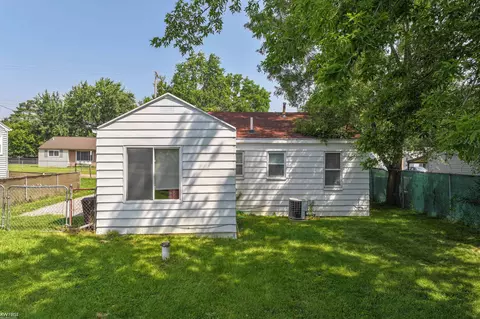 Exterior - 1132 Wisner, Mount Morris, MI 48458 photo 5 of 7