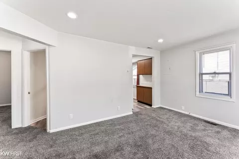 Living - 1132 Wisner, Mount Morris, MI 48458 photo 2 of 3
