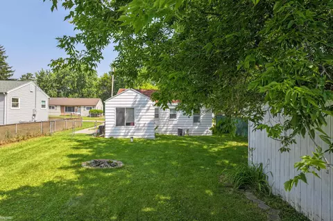 Exterior - 1132 Wisner, Mount Morris, MI 48458 photo 3 of 7