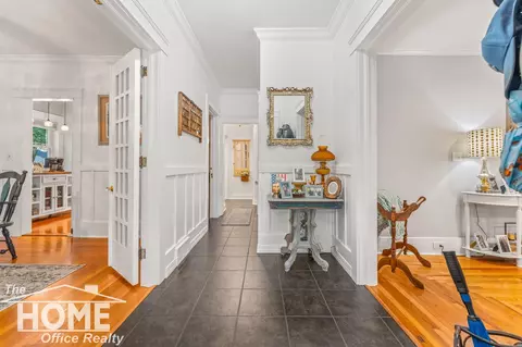 Entry Way - 601 Ada, Owosso, MI 48867 photo 1 of 7