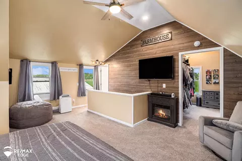 Bedroom - 10234 Carpenter, Flushing, MI 48433 photo 3 of 3