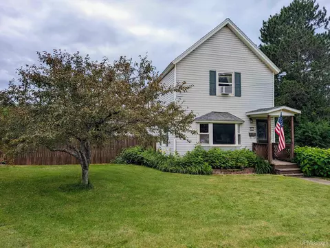 457 Washington, Ishpeming, MI 49849