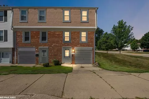 37680 Charter Oaks Blvd #325, Clinton Township, MI 48036