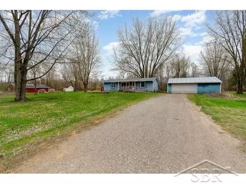 975 W Townline 16, Pinconning, MI 48650