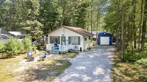 310 Flagpoint, Roscommon, MI 48653