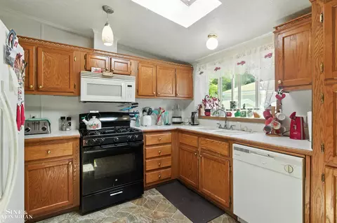 9537 Seaway, Clay, MI 48001 photo 21