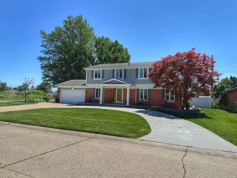 29394 Stonecroft, Harrison Township, MI 48045