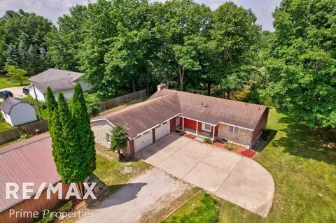 1682 Caro Lk, Caro, MI 48723