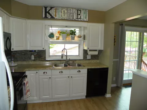 Kitchen - 489 Broad, Harrison, MI 48625 photo 2 of 4