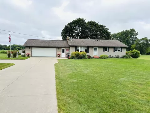 943 N Kaiser Tower, Linwood, MI 48634