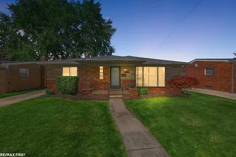 28631 Palm Bch, Warren, MI 48093