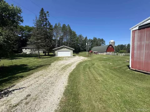 N102999 State Highway 41, Daggett, MI 49821