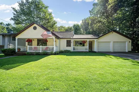 1600 Kimber, Marquette, MI 49855