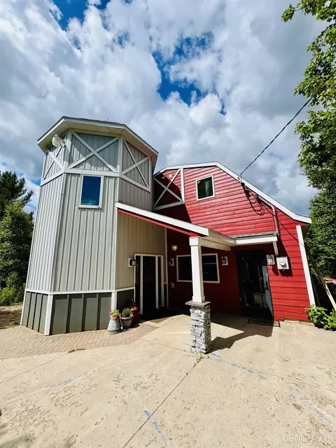 3 Maple Rdg, Negaunee, MI 49866