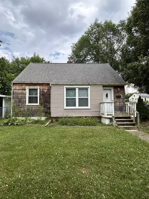 949 Salisbury, Flint, MI 48532