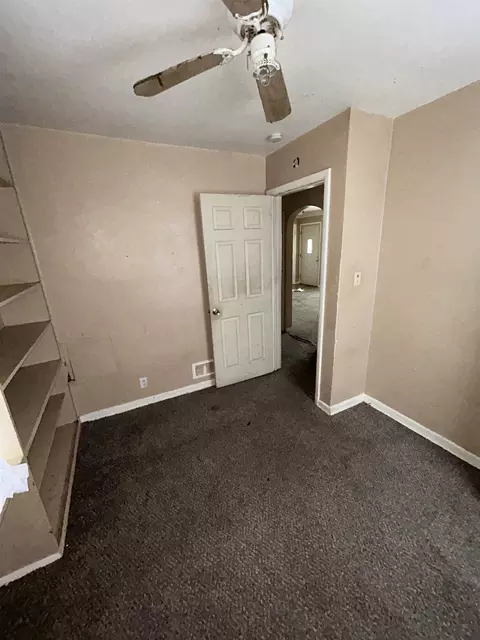 Bedroom - 949 Salisbury, Flint, MI 48532 photo 2 of 4
