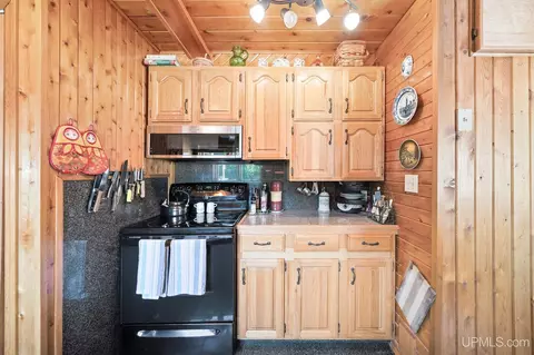 827 Michigan, Ishpeming, MI 49849 photo 8