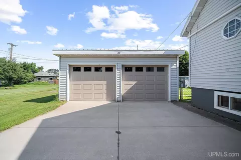 827 Michigan, Ishpeming, MI 49849 photo 43