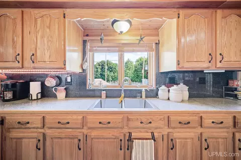 827 Michigan, Ishpeming, MI 49849 photo 9